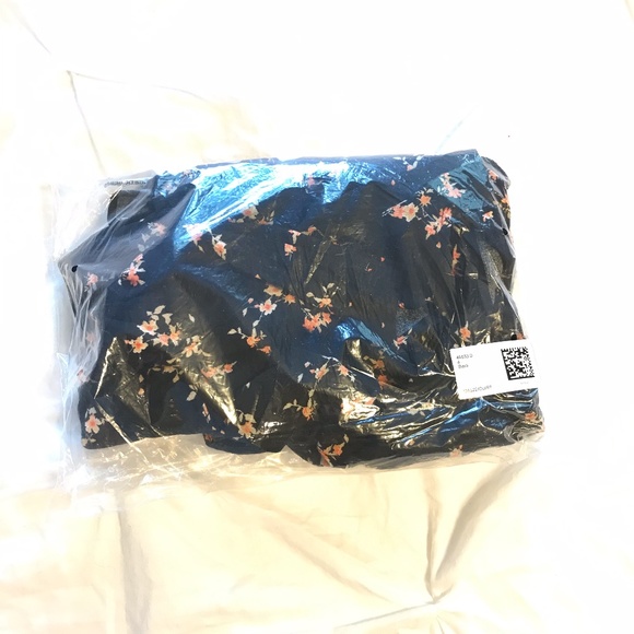 H&M Floral Romper w/ Pockets - Picture 7 of 7